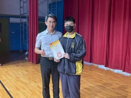 113下學期朝會頒獎:LINE_ALBUM_0424朝會頒獎全國音樂比賽、段考金銀徽、校內語文競賽、基隆市大隊接力、童軍_250509_1